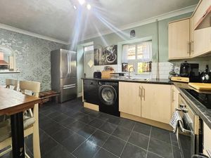Kitchen- click for photo gallery